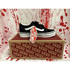 Boy's Sneakers & Athletic Shoes Vans Kids Old Skool V (Little Kid/Big Kid)